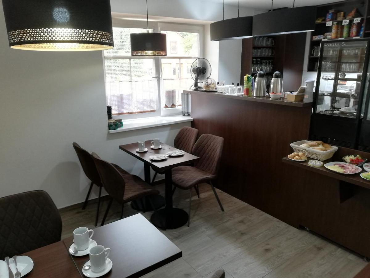Penzion A Wellness - Jilan, Naves Svobody 39, Оломоуц Екстериор снимка
