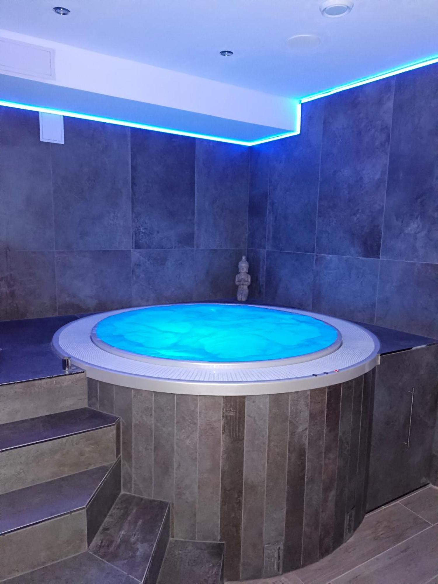 Penzion A Wellness - Jilan, Naves Svobody 39, Оломоуц Екстериор снимка